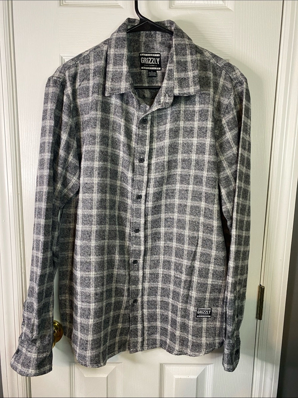 Grizzly Mens Flannel Shirt Gray And White Size Large.